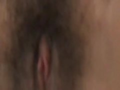 뚱뚱한 여자를 털이 Bush Masturbates