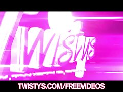 twistys-섹시 한 오피스 장관 그녀의 치마에서 스트립