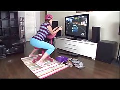 콘솔 게임을 재생 하는 동안 좆 리 지 터 커 콘솔 게임을 재생 하는 동안 좆 리 지 터 커