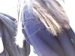 버스 정류장에서 솔직 한 큰 검은 가슴 버스 정류장에서 솔직 한 큰 검은 가슴