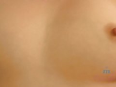 그녀의 엉덩이 통제 하 고 거 시기 모든 내부 squirts