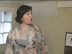털이 브릿 할머니 샤논를 가져옵 목재