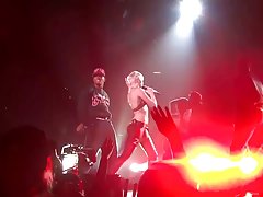 마일리 사이러스-로스 앤젤레스 2014 콘서트 하이라이트.