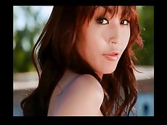 아시아 소녀 Masturbates 및 squirts