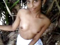 Tamil 털이 음부를 보여주는 BF