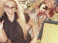 테일러 스티븐 보여줍니다 그녀의 거 대 한 줄 게