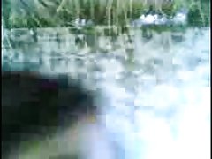 이 사람 역을 가진 그녀의 섹시한 야외 GF