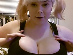 페니 underbust fanservice 금요일: 큰 가슴과