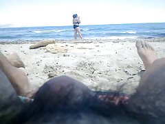 반짝이는 해변에서 두 Matures