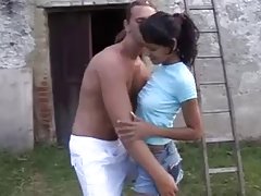 야외에서 뜨거운 인도 틴 BB