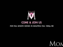 엄마 섹시 한 갈색 머리만 그녀는 너무 오래 알고 싶어