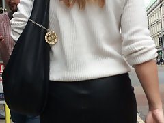 가죽 치마 도보