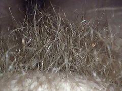 마찰 그녀의 털이 음부에 따라 포괄합니다. 마찰 그녀의 털이 음부에 따라 포괄합니다.