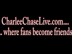 큰 가슴 milf charlee 체이스 hj 동안 남편 떨어져!