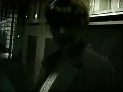 빈티지마는 그녀의 큰 가슴을 치며 털이 용상