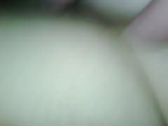 뒷면을 탄 그녀의 털이 cunt 및 ass