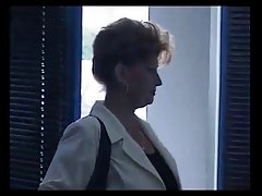 청소 여자에 의해 fisted 레이디