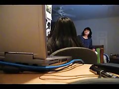 이사 의 딸이 입사한 사실을 인정하고 그녀는 Masturbates