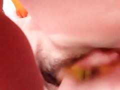 아시아 하이틴 Masturbates with a banana