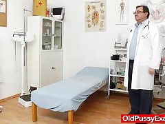 성인 장난감에 Muff 동안 아내에게는 gynecologist