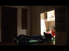 어린 소년 탐지 않 his stepmother