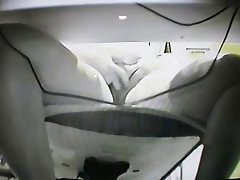 숨겨진에 따른 데스크의 엄마을 잡는 그녀의 fingering